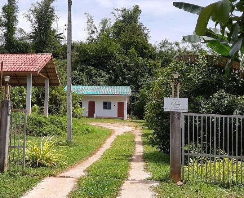 Villa Betong House In The Garden Exterior foto